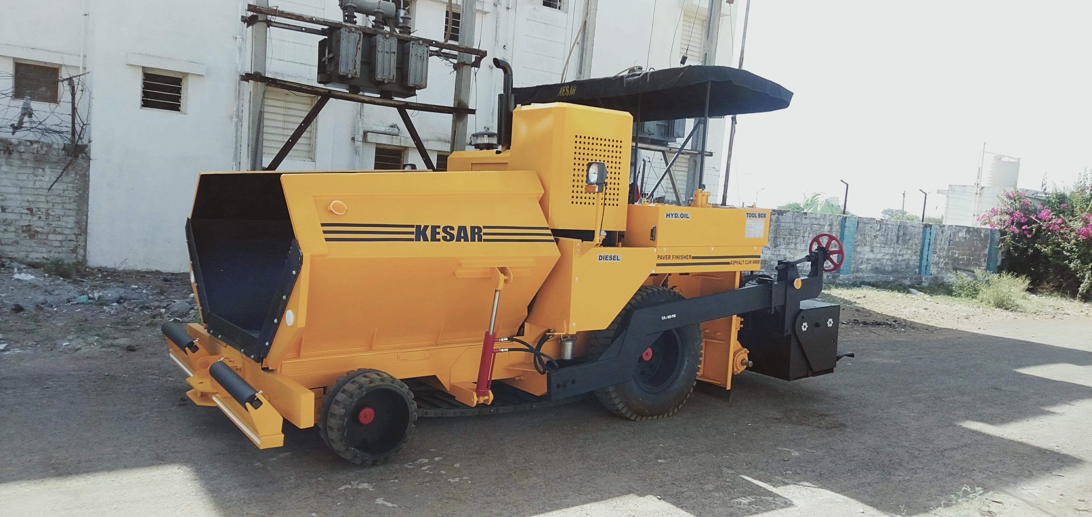 Semi-automatic Asphalt Paver Finisher