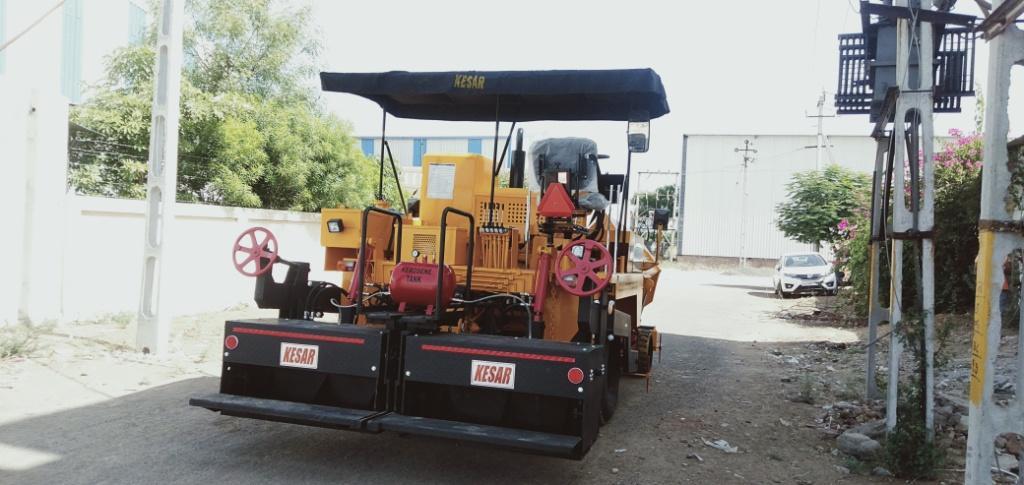Automatic Sensor Paver Finisher