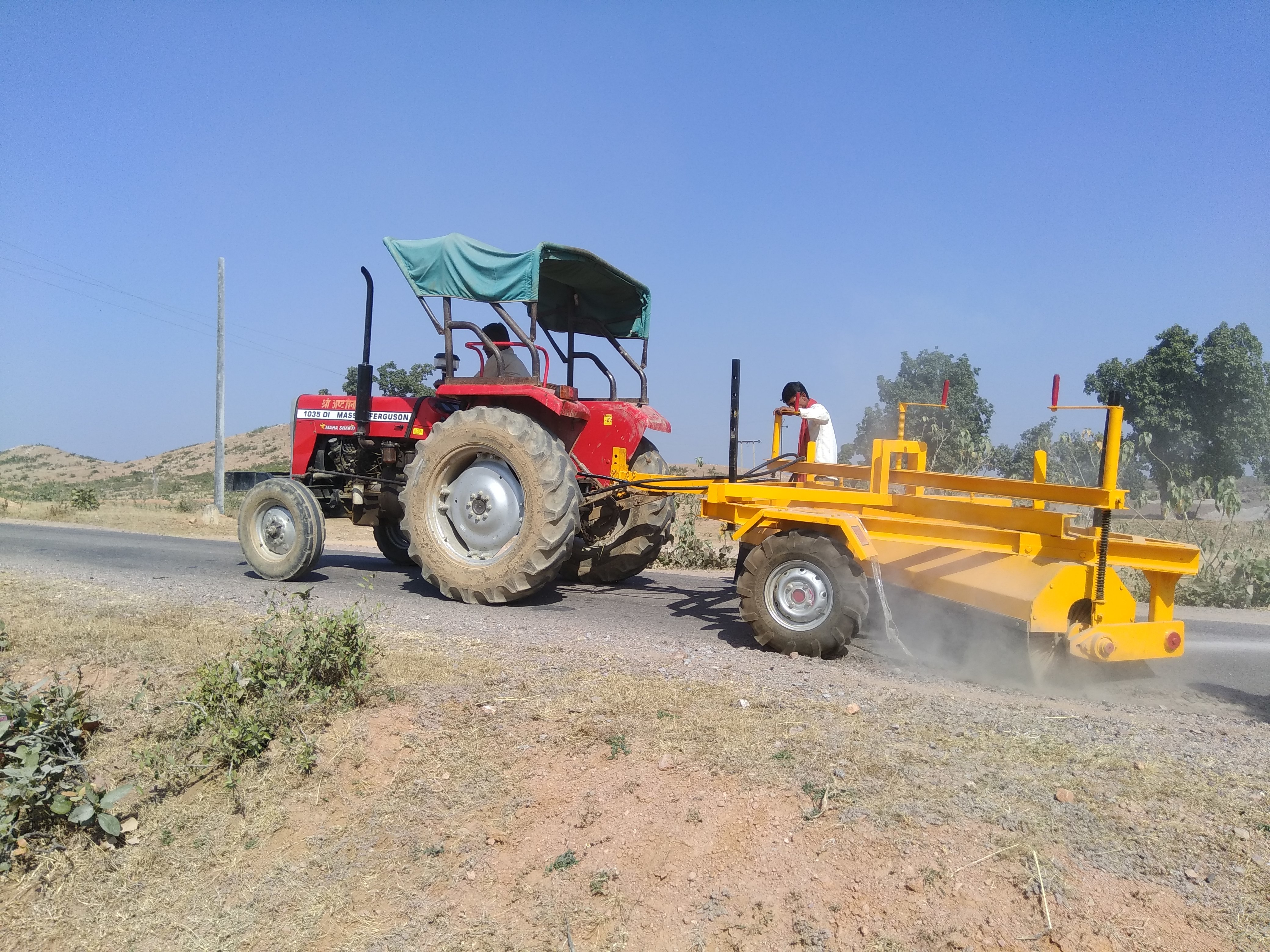 Yellow Tractor Mounted Road Sweeping Machine