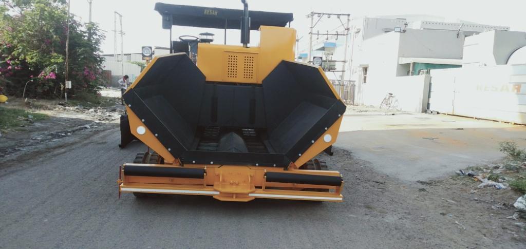 Automatic Road Paver Finisher