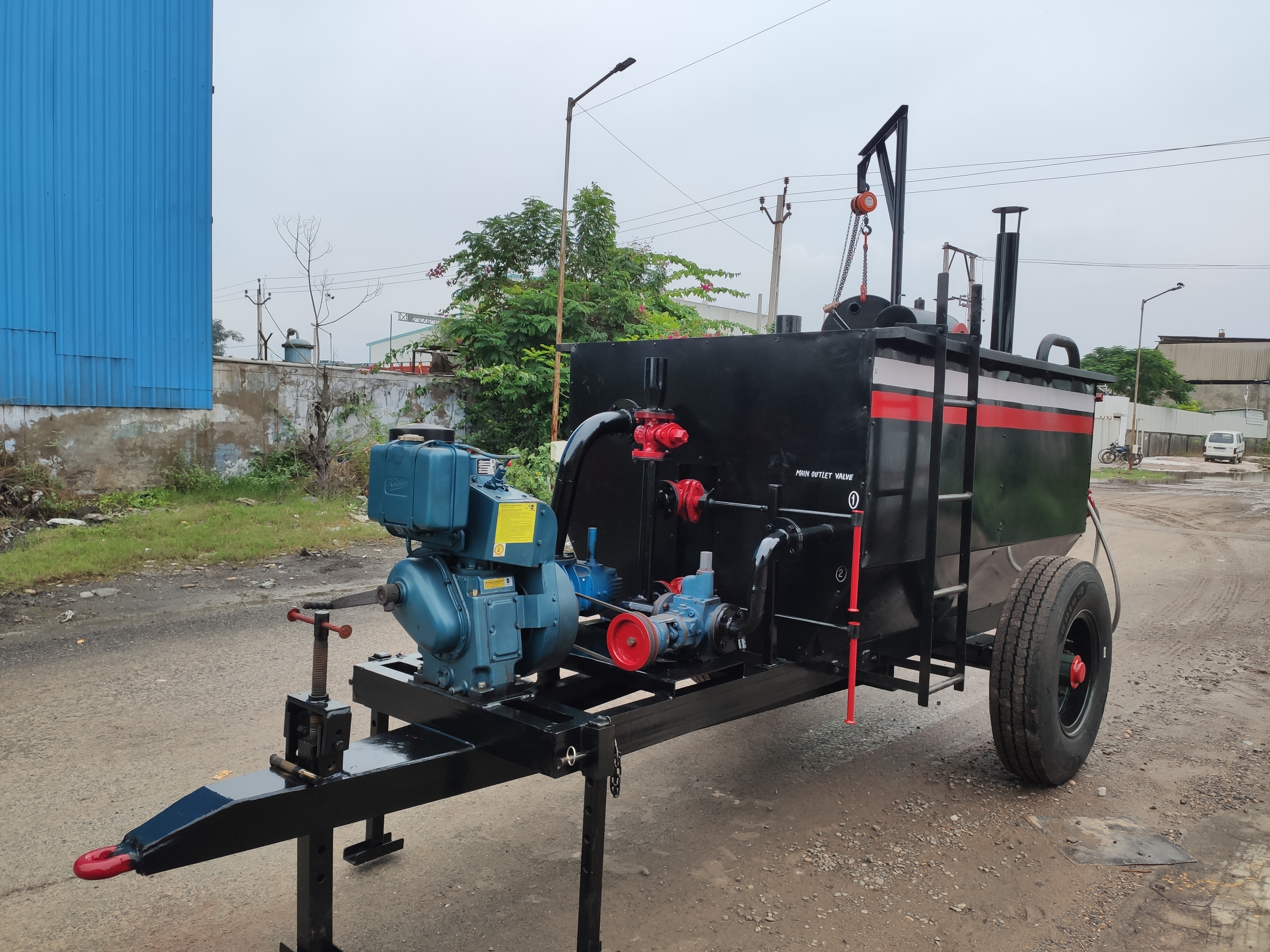 Semi-automatic Bitumen Emulsion Sprayer With Road Dust Cleaner