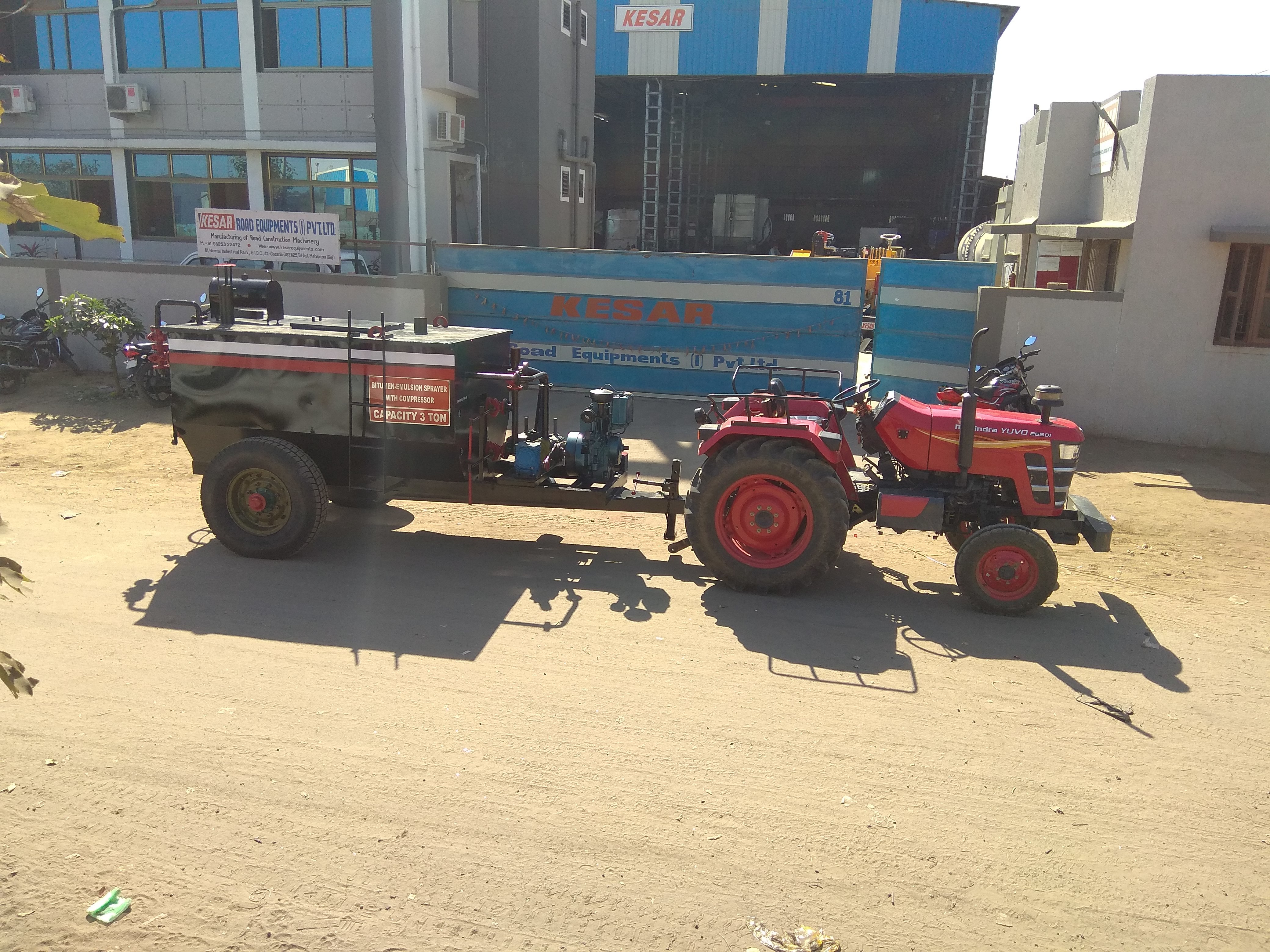 Semi-automatic Bitumen Emulsion Sprayer With Road Dust Cleaner