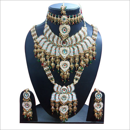 कृत्रिम आभूषण