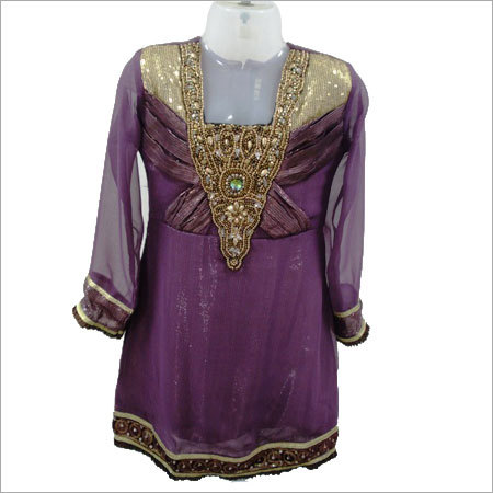 बच्चों के डिजाइनर कुर्तियाँ