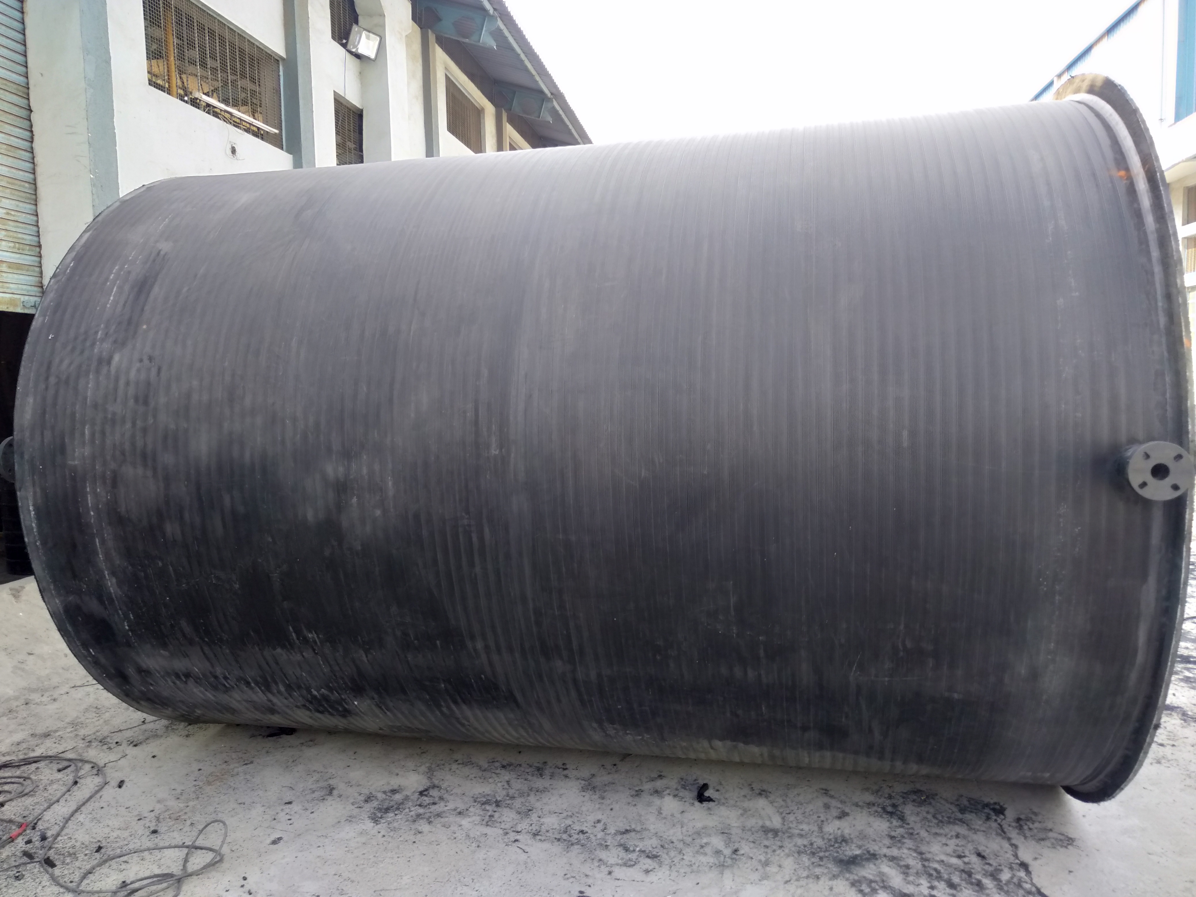Hdpe Pp Spiral Tank - Material: Hdpe, Size: Up To 3600mm Dia & 6000mm Height, Color: Black/white | Vertical Orientation, 60000ltr Capacity, 5-year Warranty