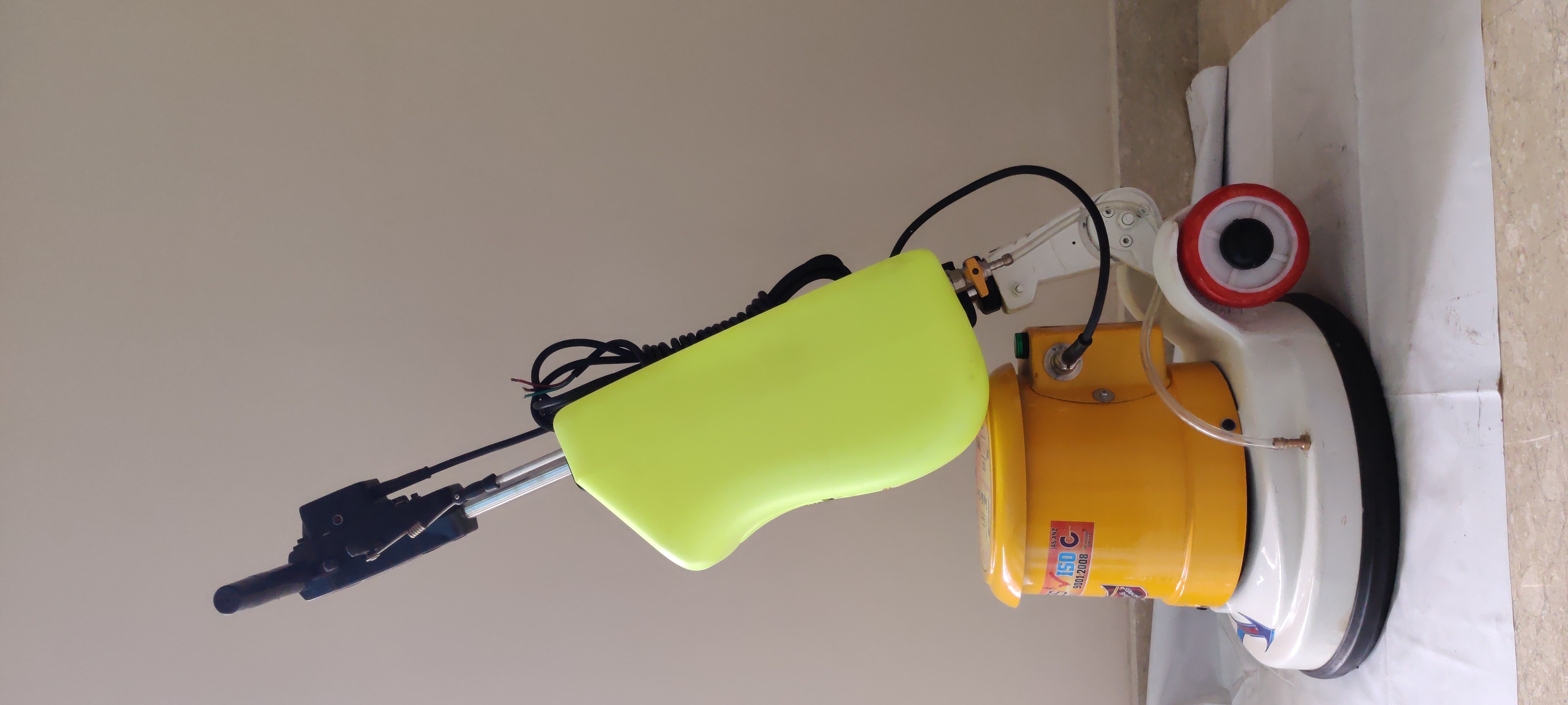A004 Single Disc Floor Polishing Machine - Warranty: One Year