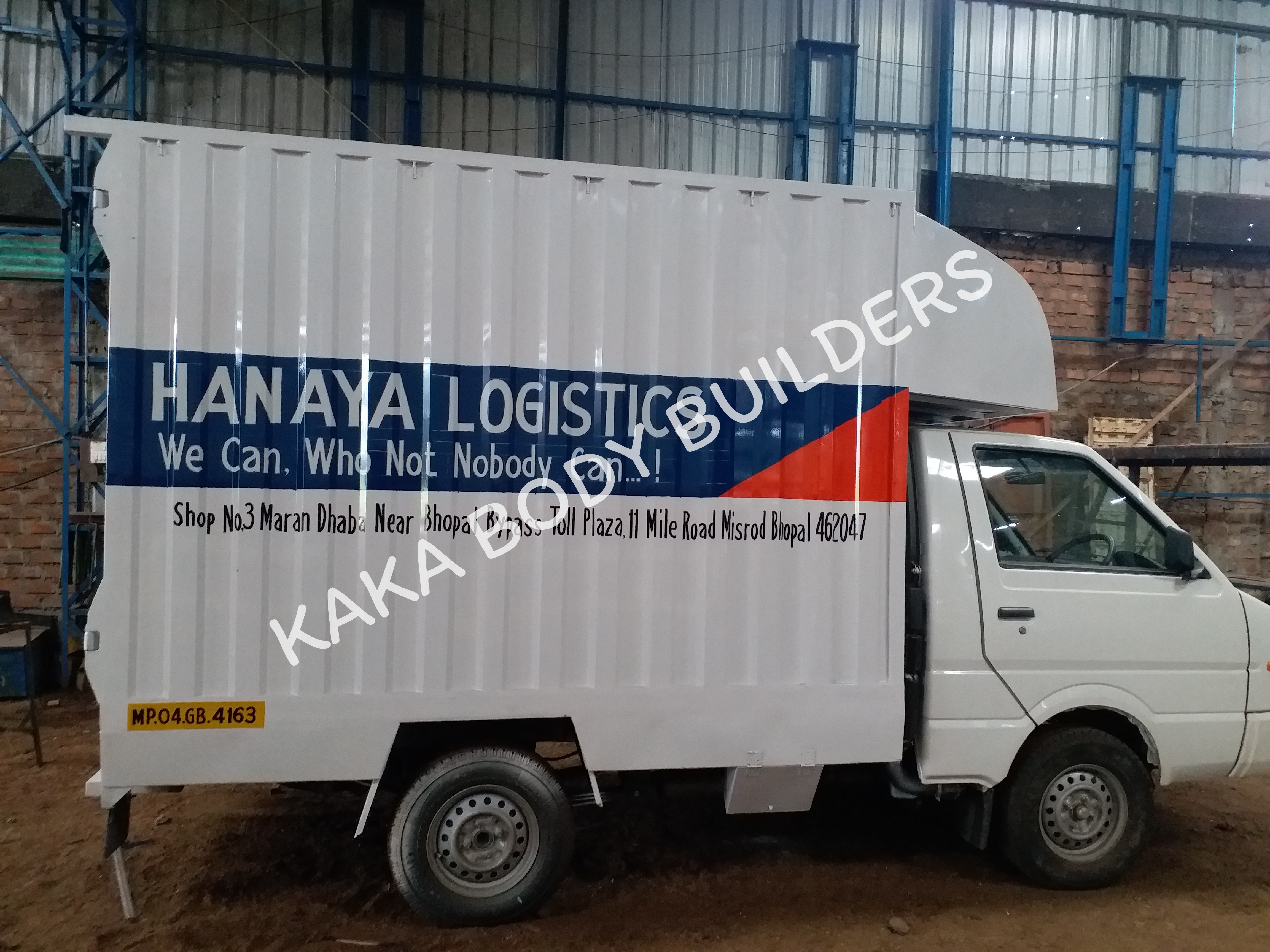 Mini Truck Containers Body Capacity: 2000 Kg/hr