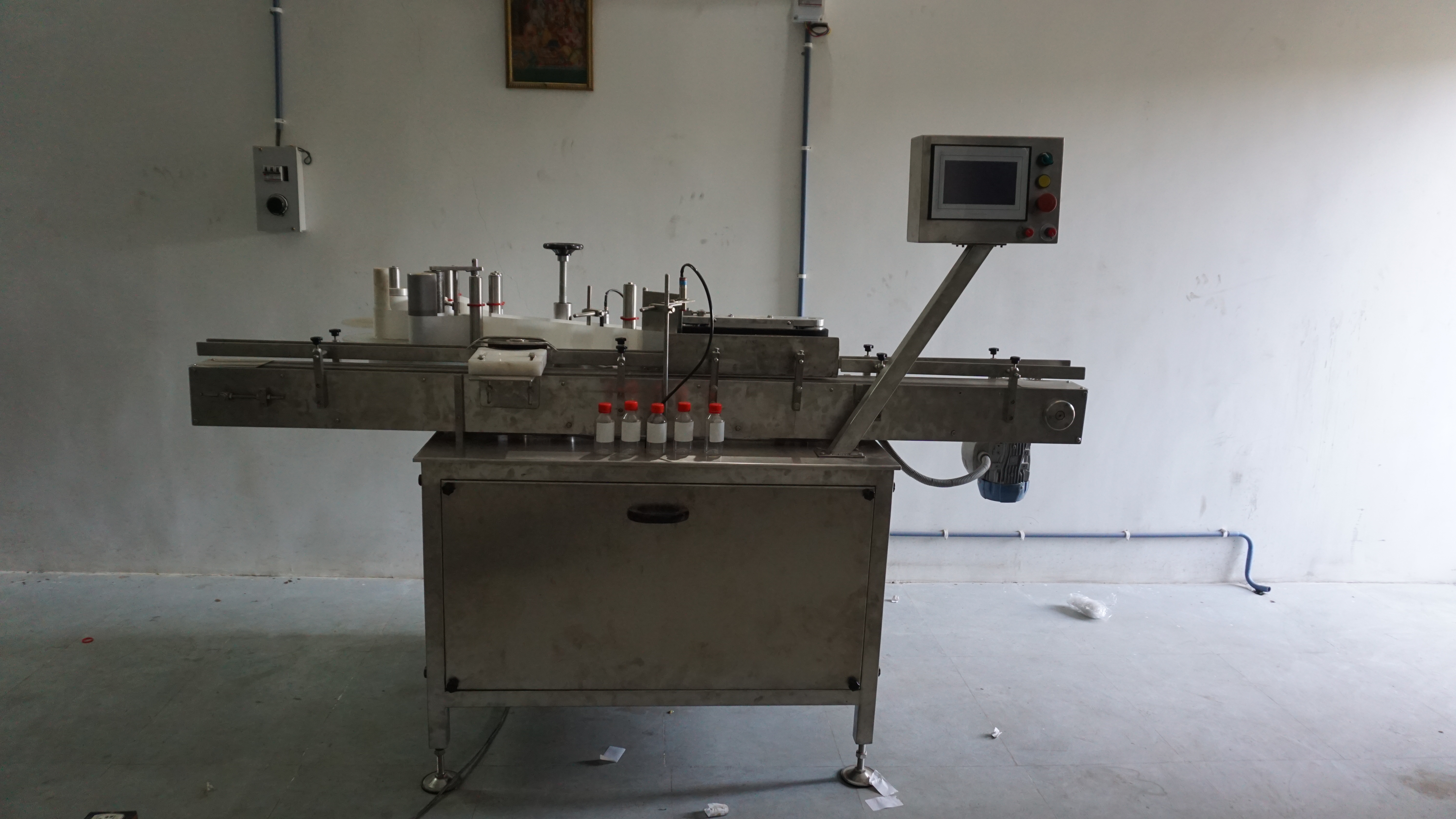 2 Side Labeling Machine - Stainless Steel, 1800x1200x1400 Mm, Silver | 99% Accurate, Fully Automatic, 80-100 Pcs/min Capacity, Eco-friendly, User Friendly, Low Noise, Touch Screen Interface