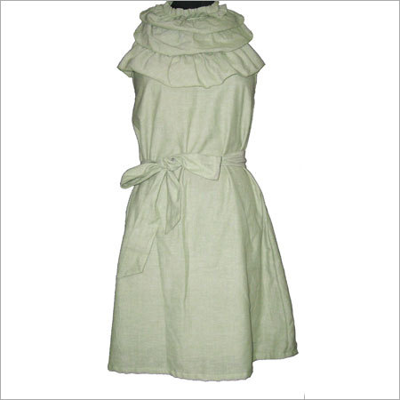 फ्रिल फ्रंट ड्रेस