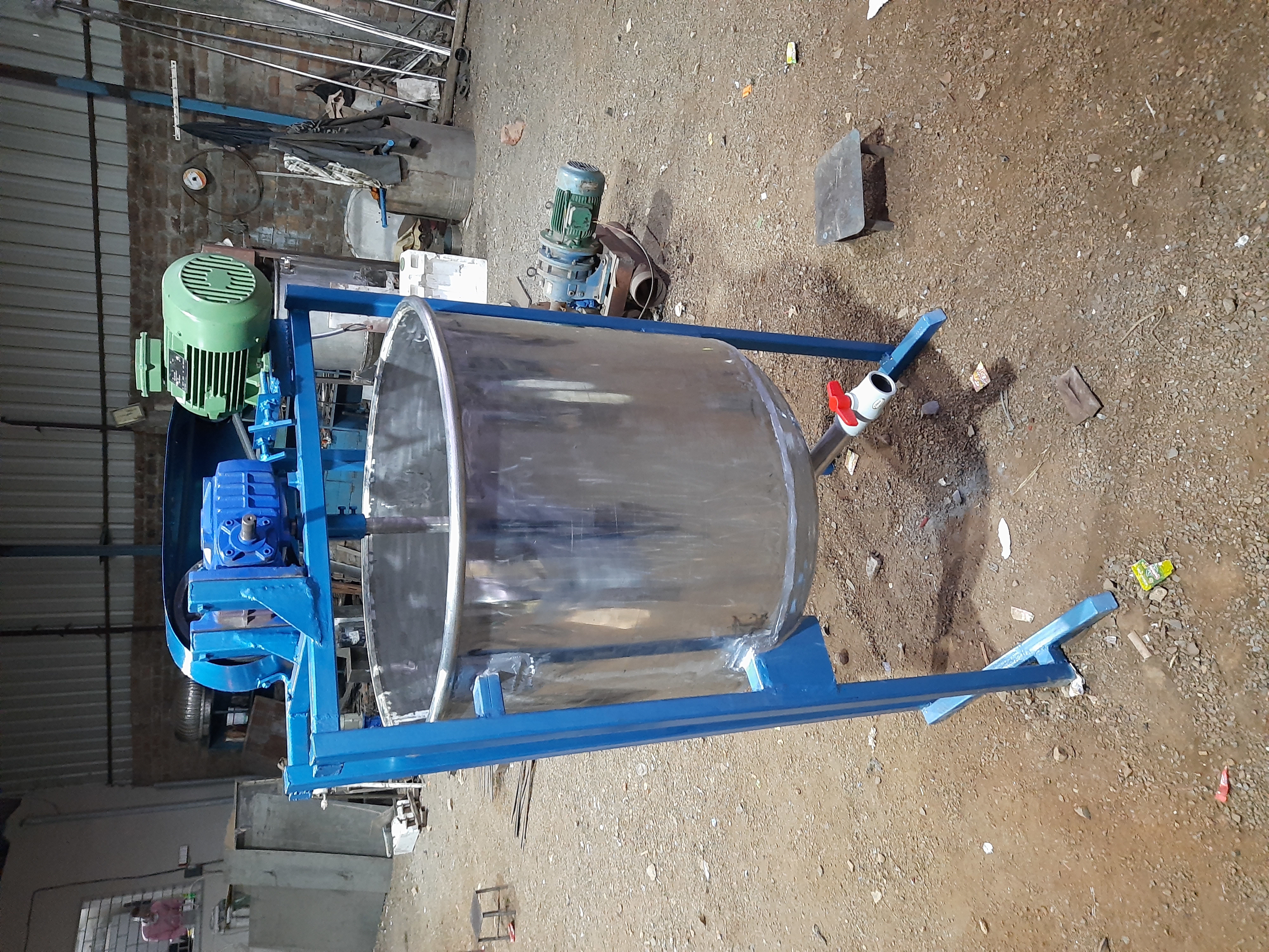Liquid Mixer - Stainless Steel, 200 Liter/day Capacity | High Speed, Custom Designed For Chemical & Food Industries