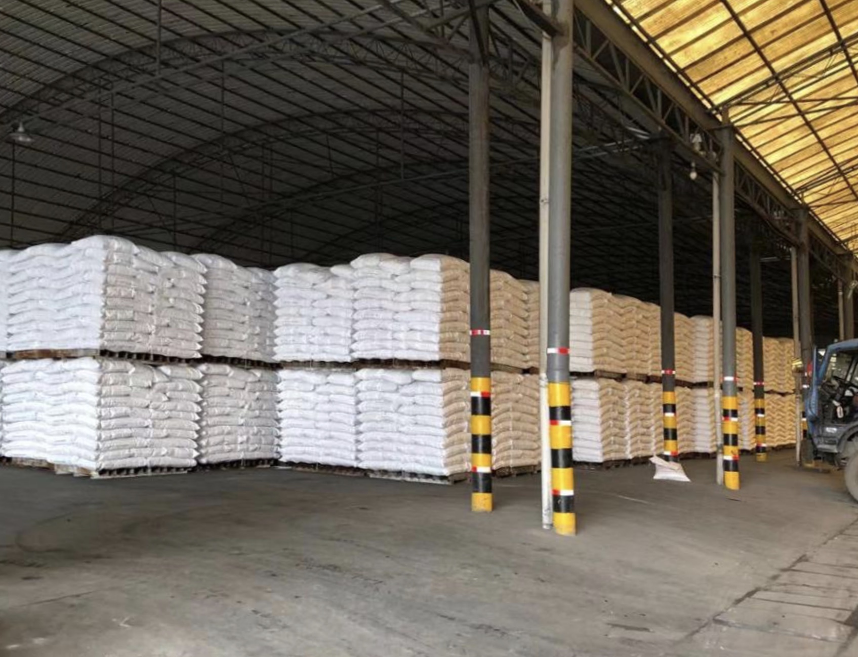 Super Quality Macro Fertilizer-map 12:61:00 Application: Agriculture