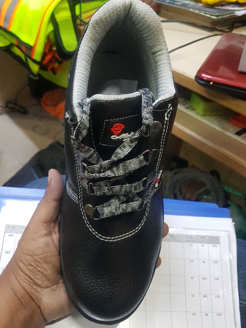 Safety Shoes Dzire With Steel Toe -Ss1614 - Color: Black
