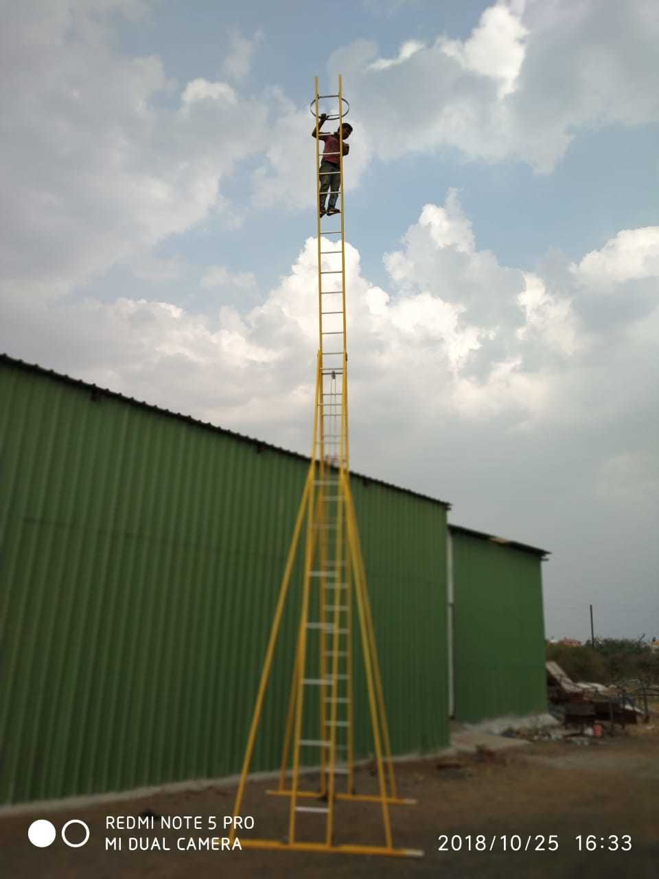 Frp / Grp Self Support Extension Ladder Size: 0-36 Ft