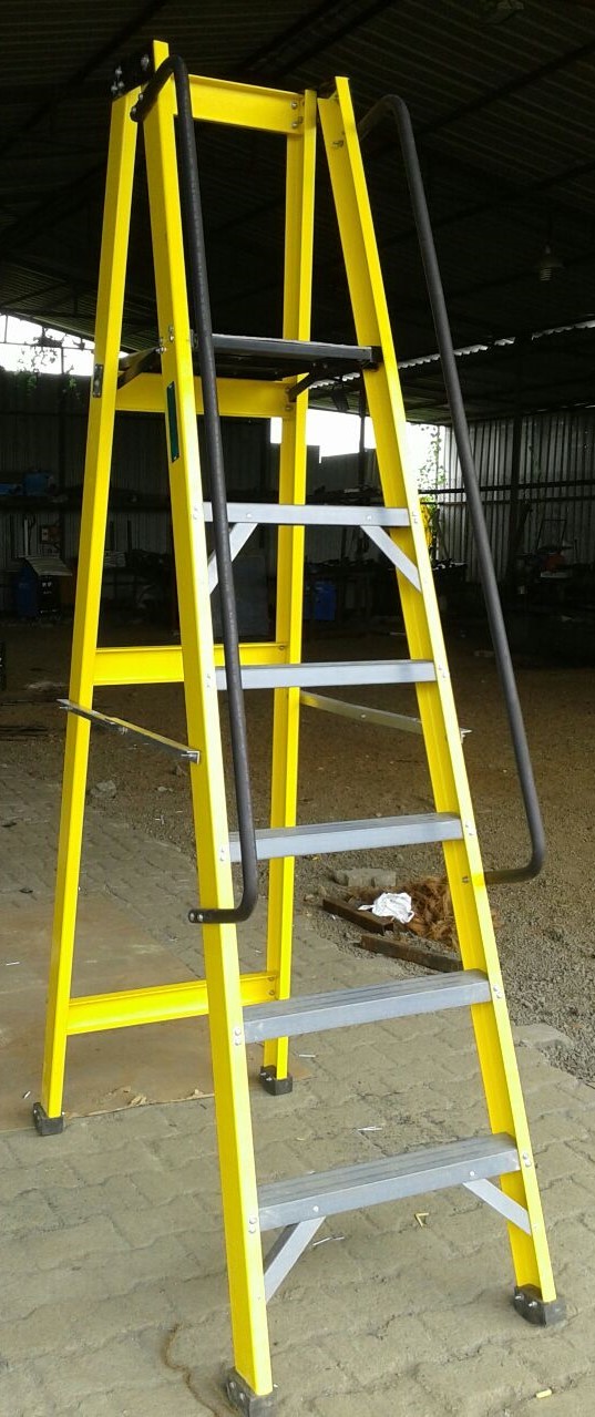 Frp Grp Foldable Platform Ladder Size: 0-20 Ft