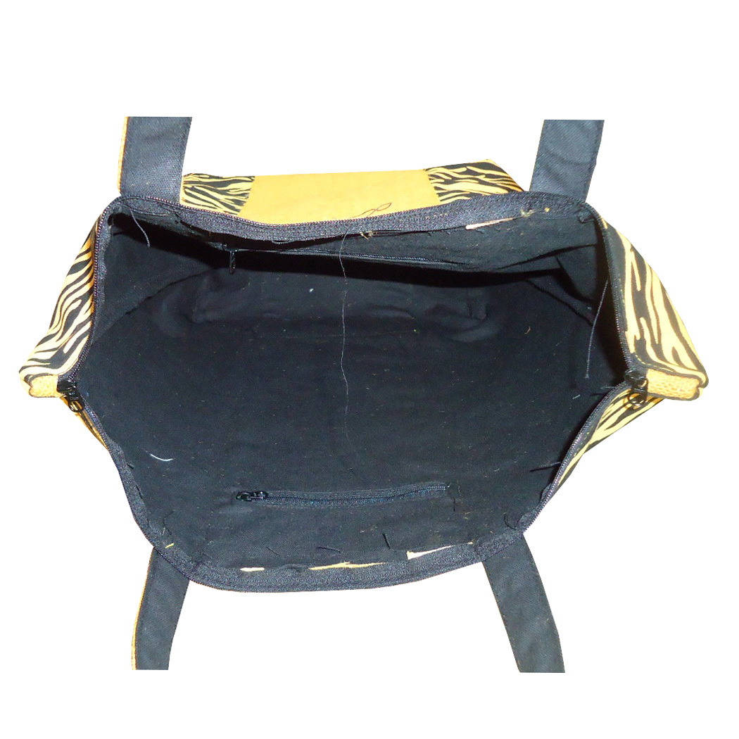 Designer Handbag With Self Handle Capacity: 10 Kgs Kg/day