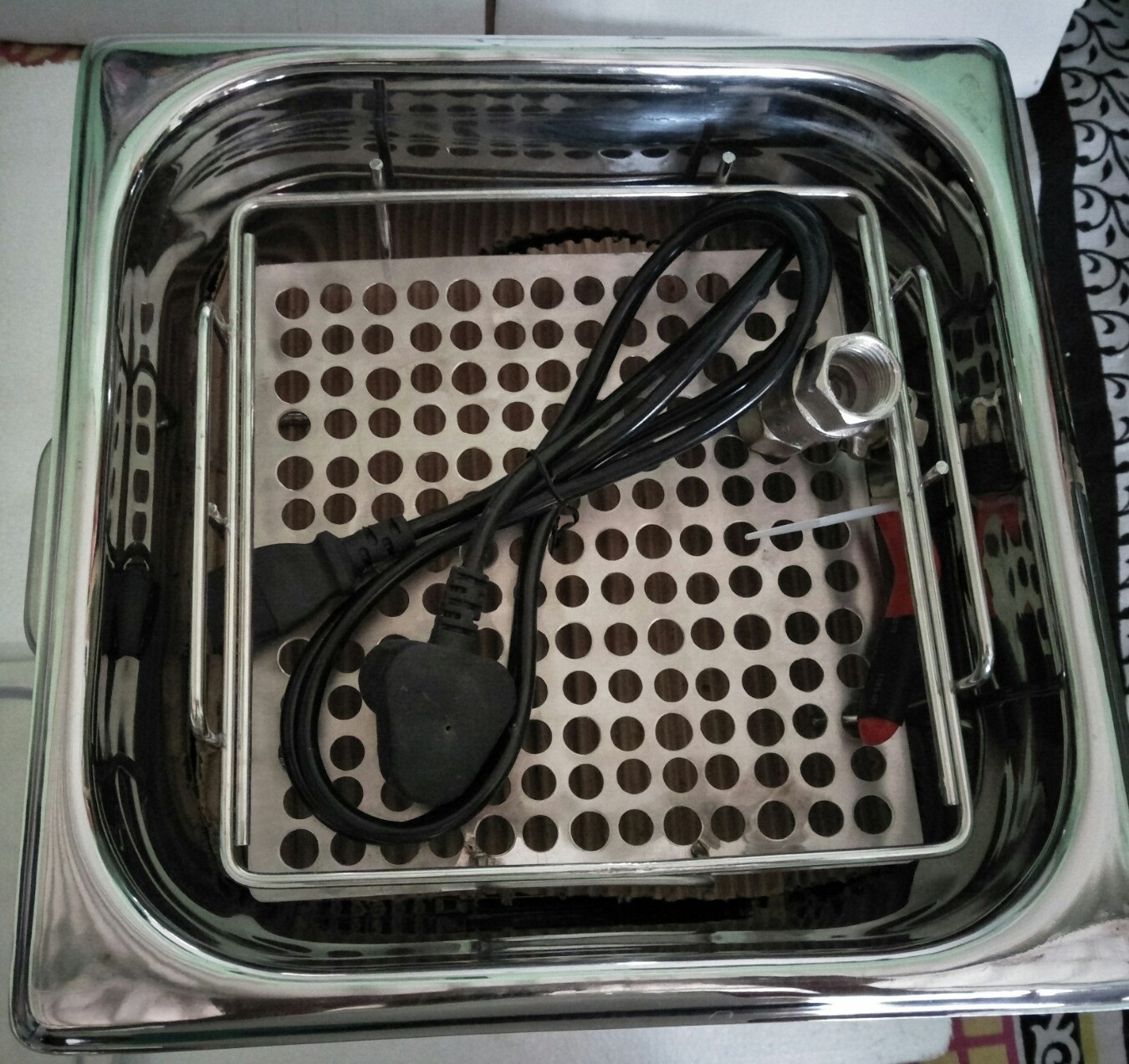 Ultrasonic Bath Application: Laboratory Research Education