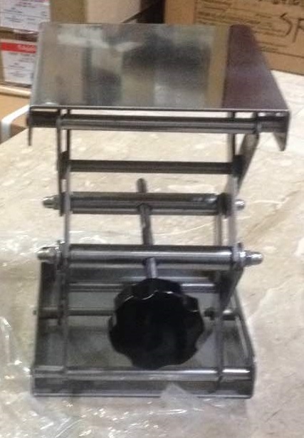 Laboratory Jack - Stainless Steel And Mild Steel, Ideal For Hot Plates, Burners, Baths, Glassware - 12-month Warranty, Perfect For Pharmaceutical Research And Education