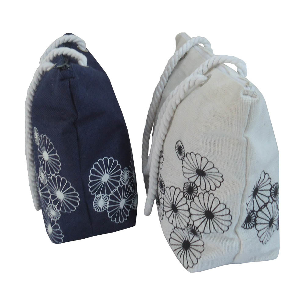 Pp Laminated Jute Bag With Top Zip Capacity: 10 Kgs Kg/day