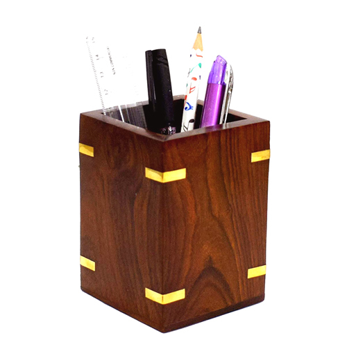 लकड़ी का पेन धारक