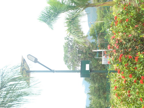 सोलर स्टैंडअलोन 12w एलईडी स्ट्रीट लाइट