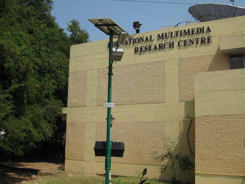 सोलर स्टैंडअलोन 12W एलईडी स्ट्रीट लाइट