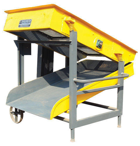 Yellow Mild Steel Vibratory Sand Screening Machine