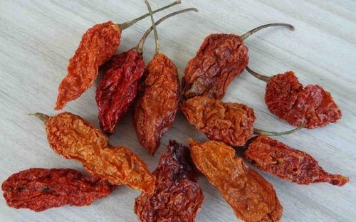 Natural Ghost Pepper Pods