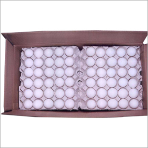 ताजा सफेद अंडे