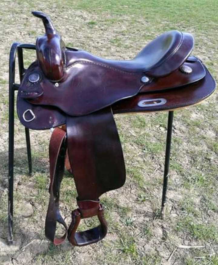 Horse Saddle - Leather, 16 Inch Seat Size, Brown Color | Full Quarter Horse Tree Type, 28 Inch Flap Length, 30 Inch Stirrup Length, 35 Lbs Weight