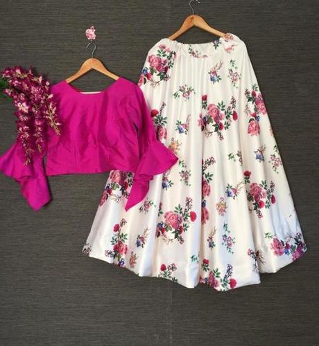 इंडियन क्रॉप टॉप स्टाइल लहंगा और ब्लाउज