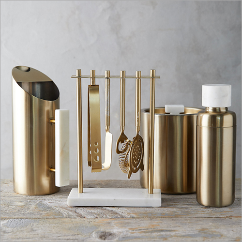 Barset कॉकटेल शेकर डबल वॉल आइस बकेट 4 पीस बार टूल सेट स्टैंड और पिचर के साथ