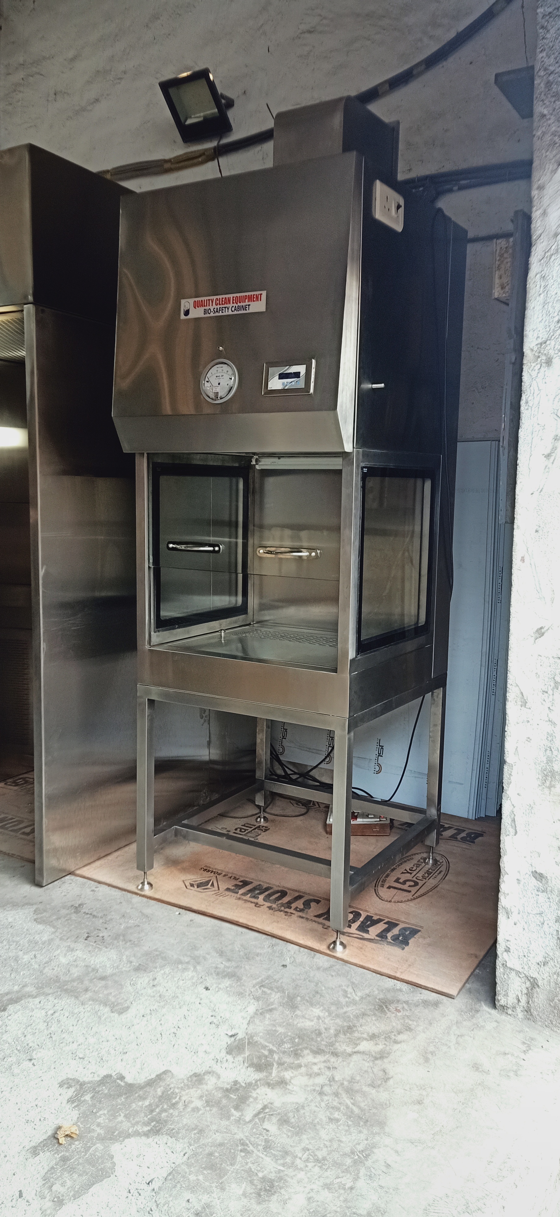 Biosafety Cabinet - Stainless Steel, 610x610x610 Mm | Semi-automatic, Hepa And Pre-filters, <65 Db Noise Level, 220-240v Voltage