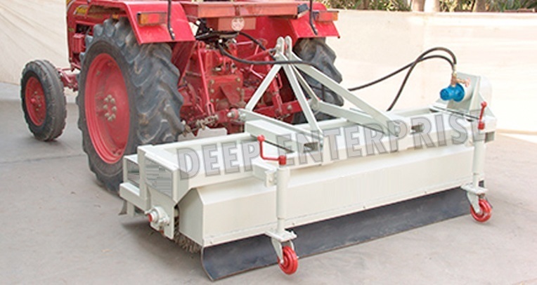 Road Sweeping Machine (Broomer)