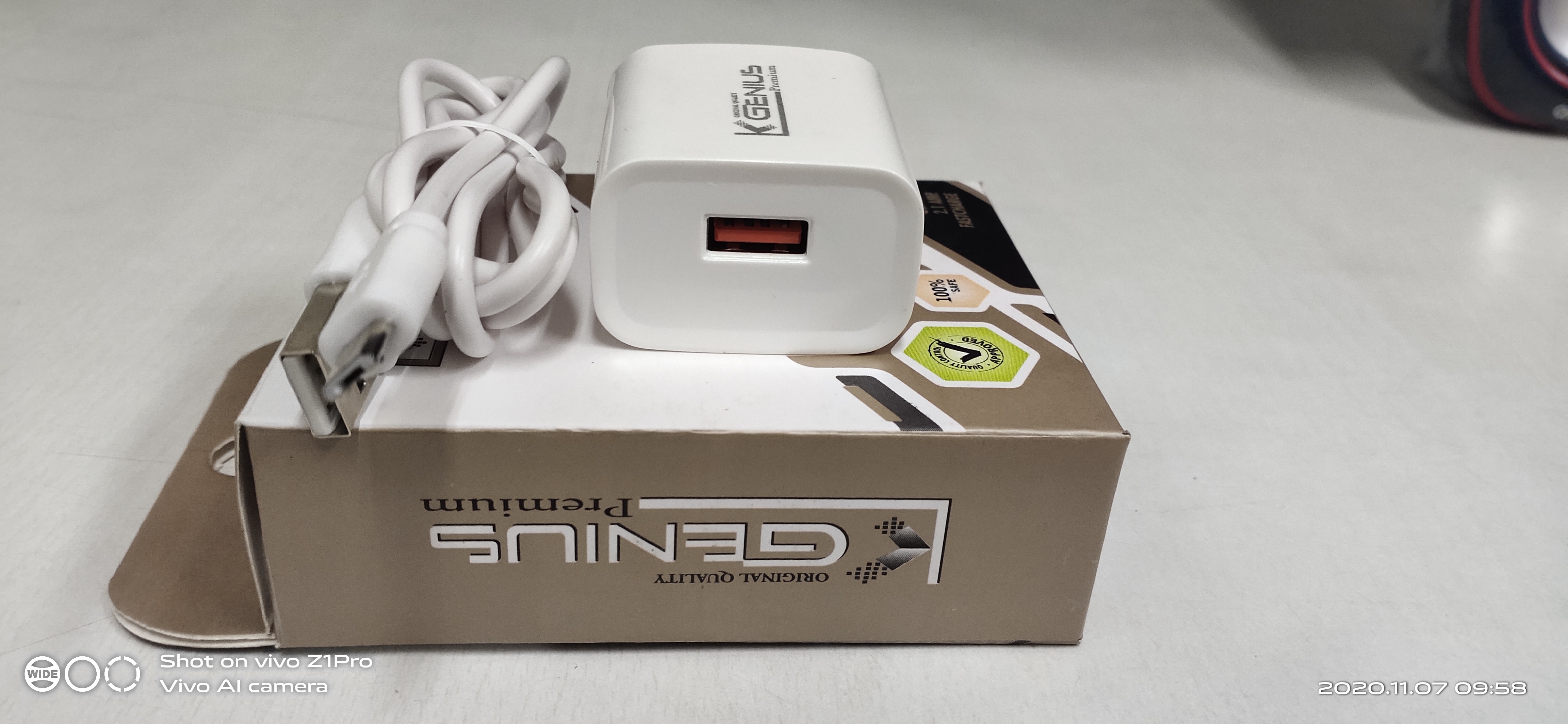 Mobile Charger - Single Usb Port 2.5amp Fast Charging, Over Voltage & Over Current Protection, 1 Year Warranty, Includes 1m 2amp Micro Usb Cable