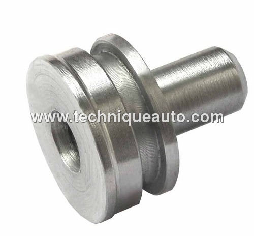 Hydraulic Pump Valve Chamber Plug - Iron, Silver, Electric Power Mode | Ideal for Tractor Use, Quality Assurance Since 1988