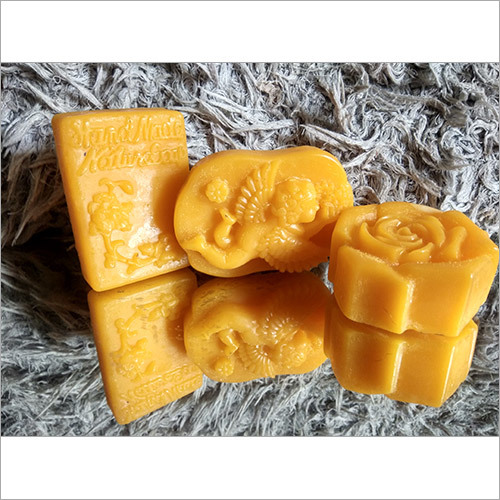 हाथ से बना प्राकृतिक साबुन