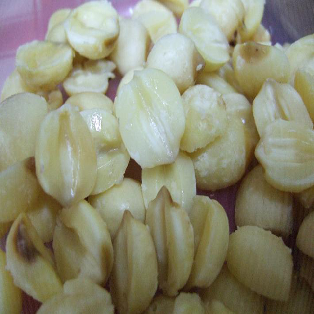 White Dried Lotus Seeds Cut