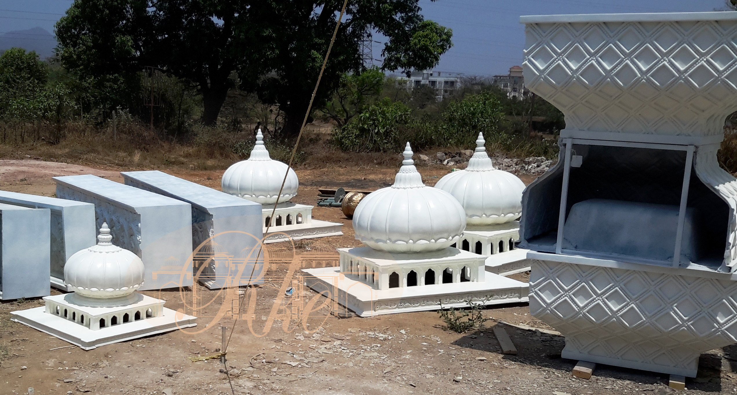 Grc Mythological Dome - Fiberglass Reinforced White Cement Design, Customizable For Wedding Mandap And Architectural Themes
