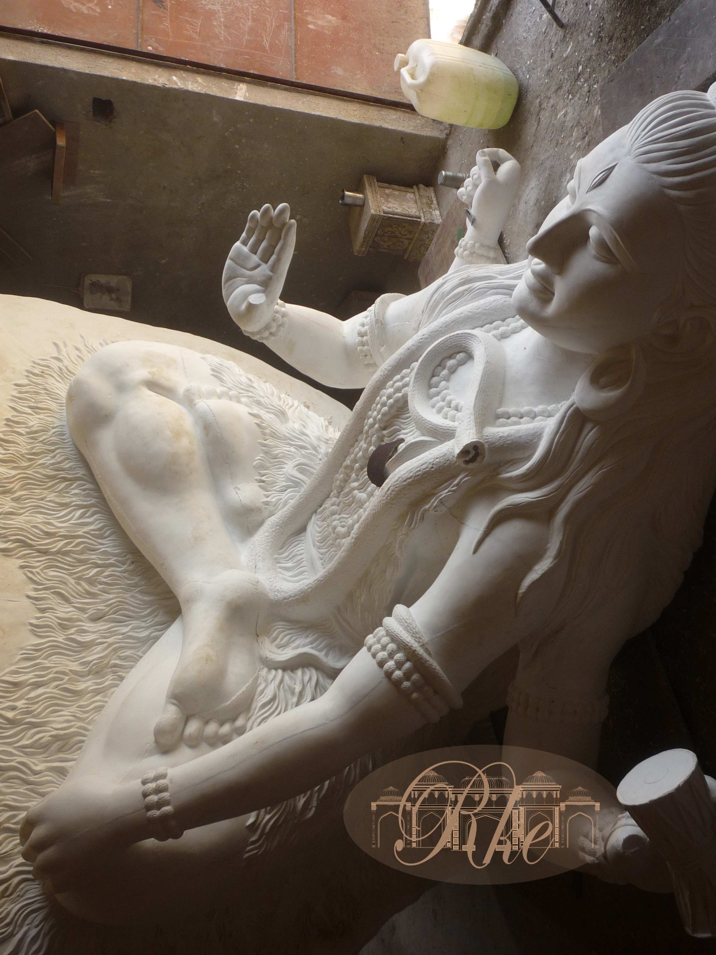 Grc Mythological Dome - Fiberglass Reinforced White Cement Design, Customizable For Wedding Mandap And Architectural Themes