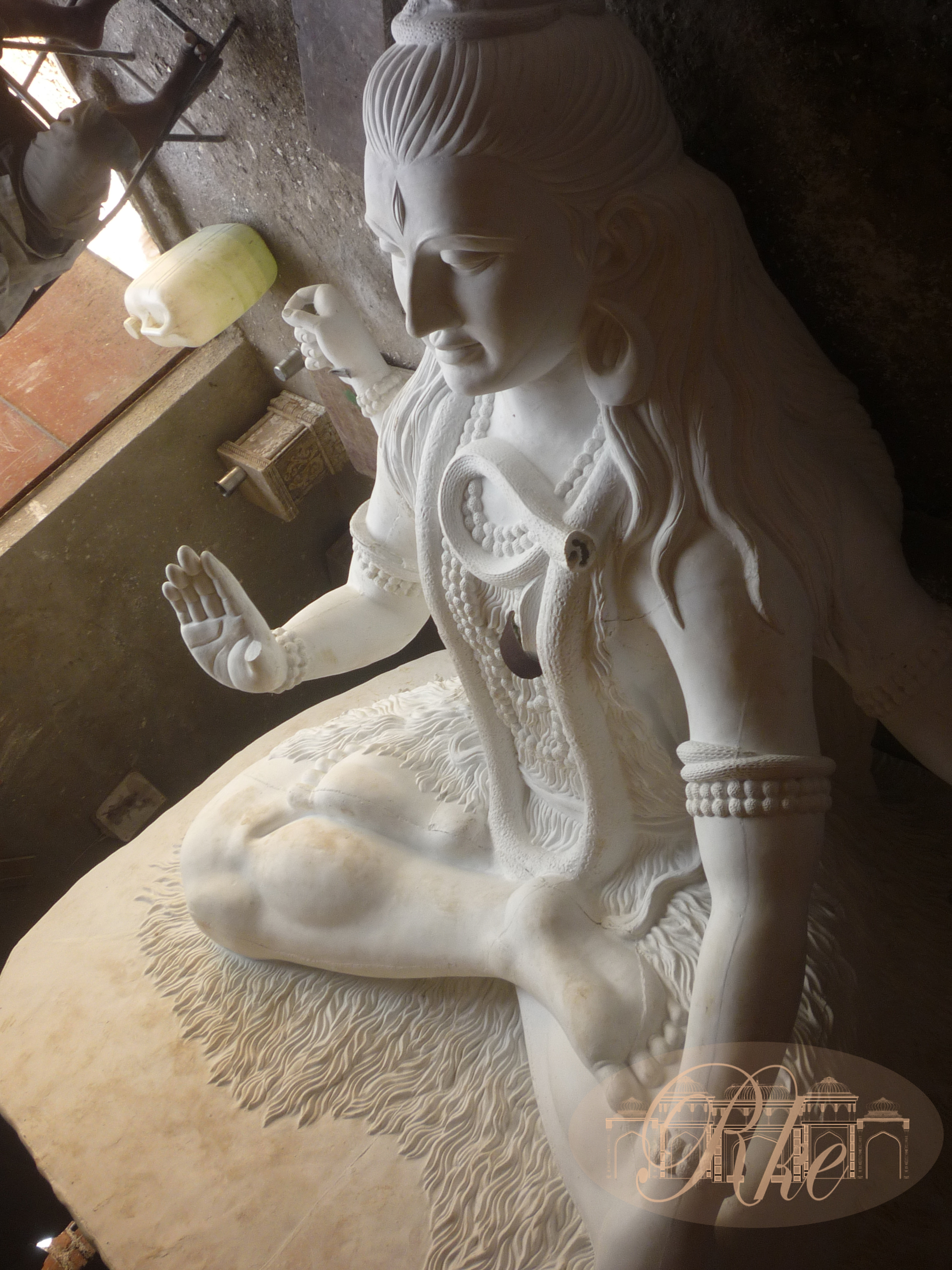 Grc Mythological Dome - Fiberglass Reinforced White Cement Design, Customizable For Wedding Mandap And Architectural Themes