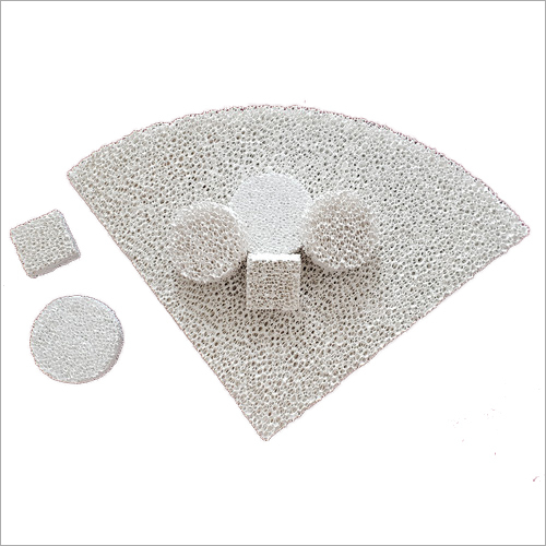 कम दबाव वाले एल्यूमीनियम कास्टिंग सिरेमिक प्लेट्स को छानने के लिए एलुमिना फोम फ़िल्टर