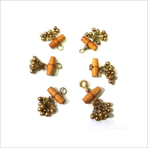 गोल्डन डिज़ाइनर मोती लटकन