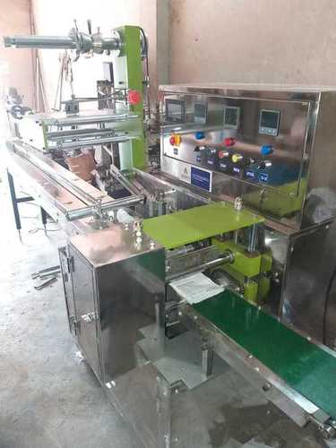 Flow Wrap Machine - Stainless Steel, 5x3x2 m, Silver | 100ppm Speed, 220V Power, 500kg Weight, CE Certified for Food & Consumer Packaging