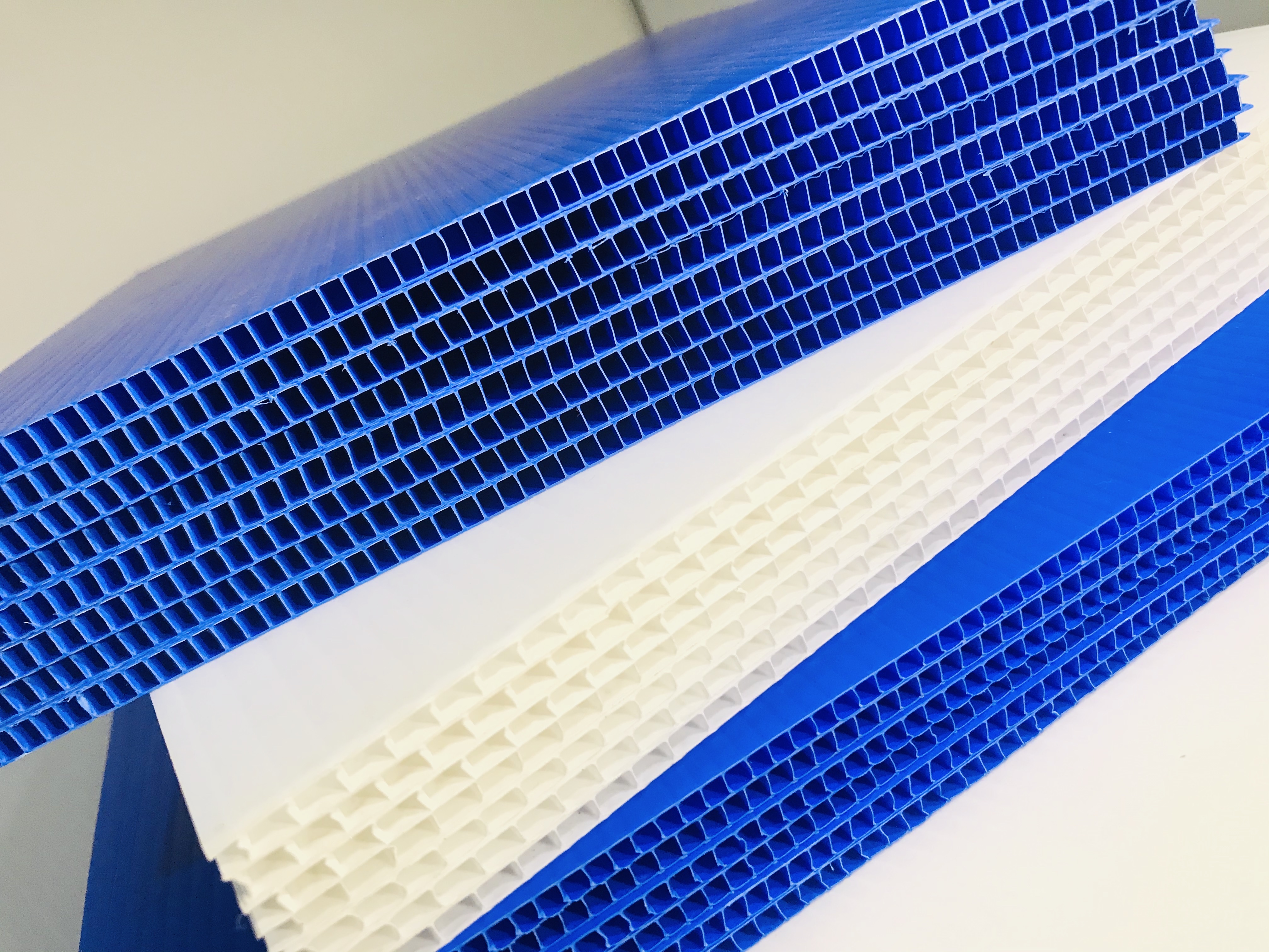 Available In Different Color Pp Corrugated Flute Board