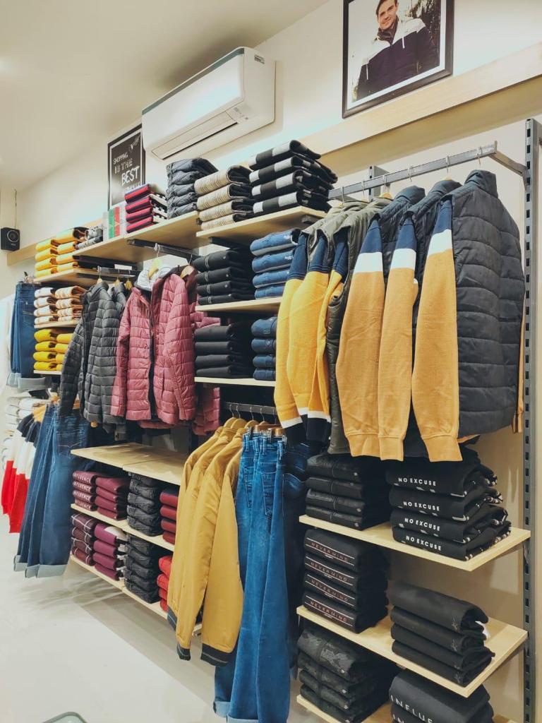 Garment Racks - Stainless Steel, Floor Standing Design | High Capacity, Modish Look, Space-saving, Durable Steel, Organized Display