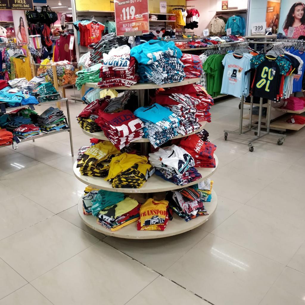 Garment Racks - Stainless Steel, Floor Standing Design | High Capacity, Modish Look, Space-saving, Durable Steel, Organized Display