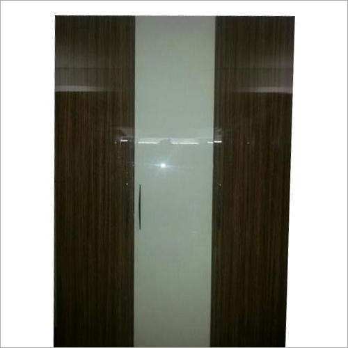 व्हाइट हाई ग्लॉस वुडन वॉर्डरोब