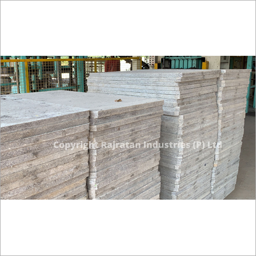 Fly Ash Bricks Pallets - Plastic Aluminum Composite, Custom Size Available, White Color, Load Capacity Of 1000 Kg, 2-way Entry Type