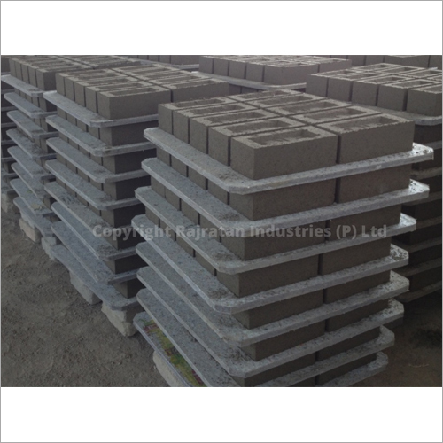 Pac Plastic Brick Pallets - Plastic Aluminum Composite, Custom Sizes Available | 2-way Entry, 4-way Forklift, Load Capacity 1000 Kg, Mix Marble Color