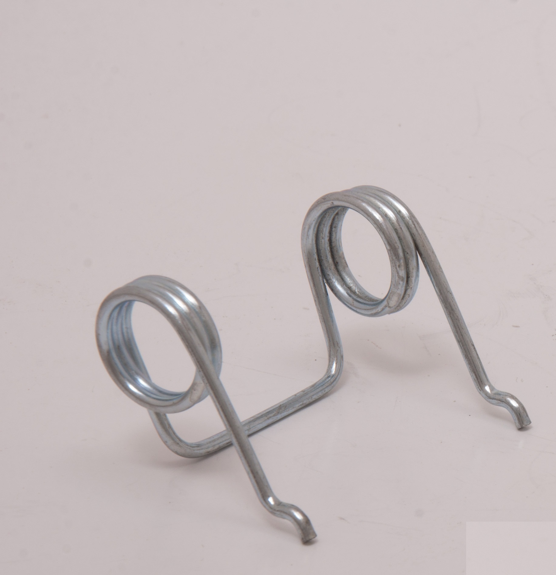Double Torsion Or Constant Force Spring - Stainless Steel, Spiral Shape, Diameter 28mm, Length 10-1000mm, Elongation At Break 10%, Surface Finish Polished, Suitable For Industrial Applications